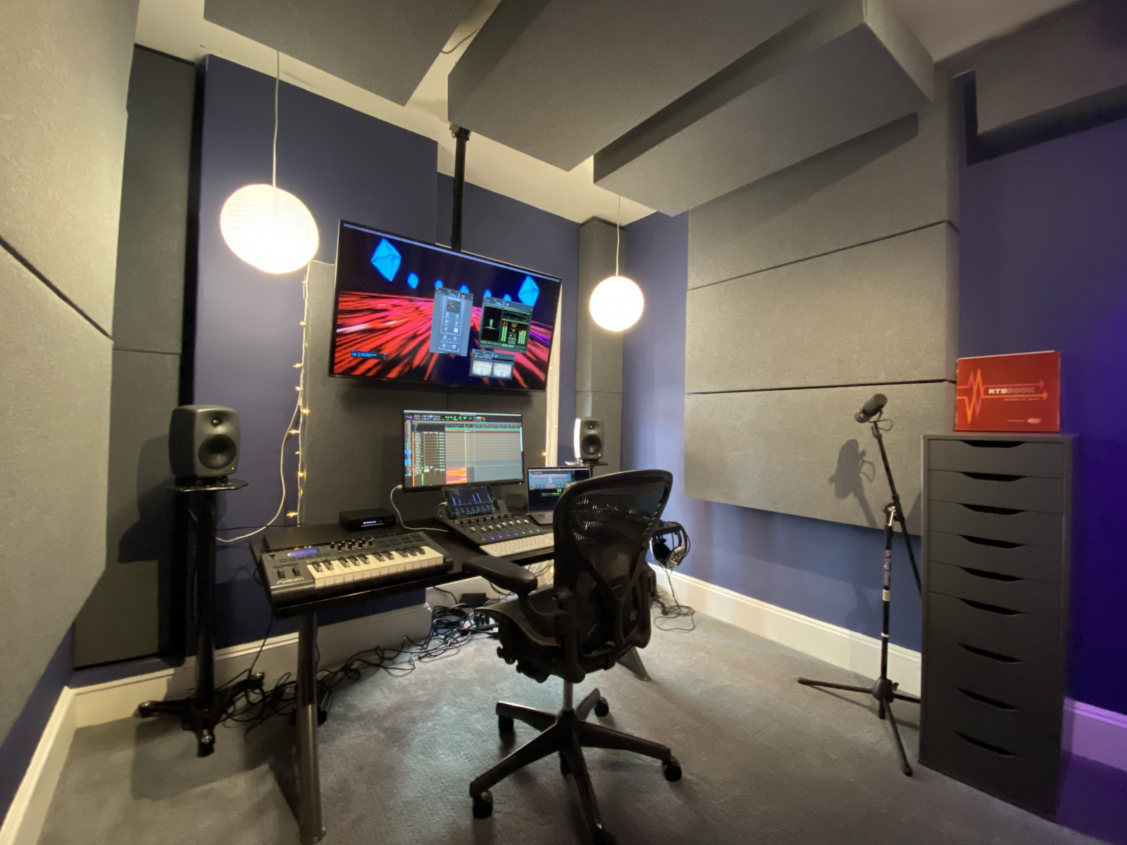 Home Mixing Studio with Jonathan Wyman - GIK Acoustics Europe